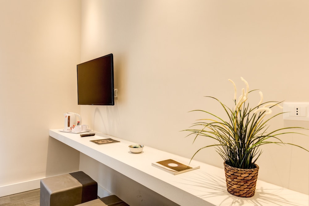 ECCE ROMA SUITES 8/47