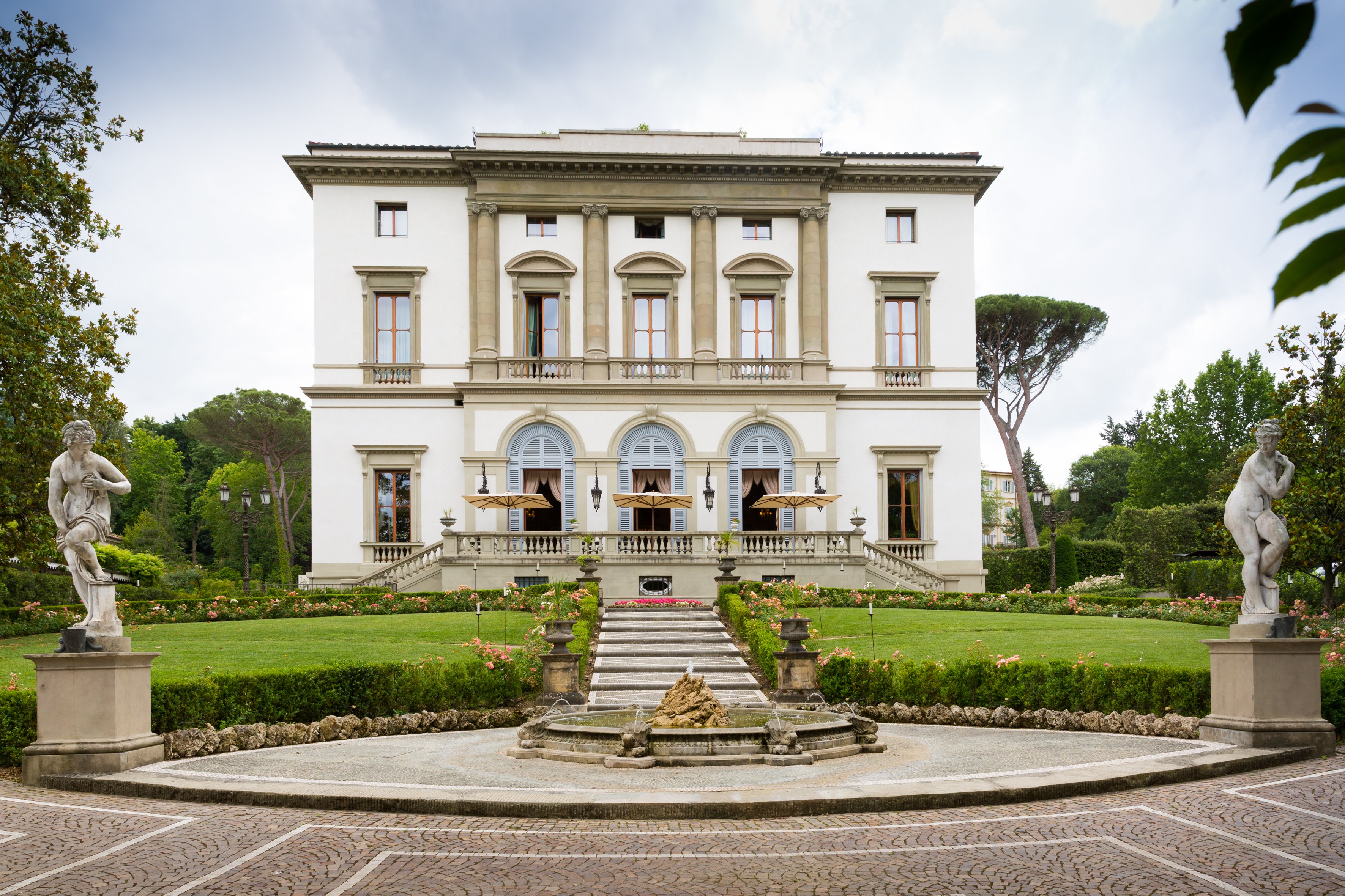 Villa Cora 7/83