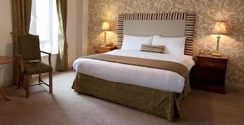Bracken Court Hotel 16/60