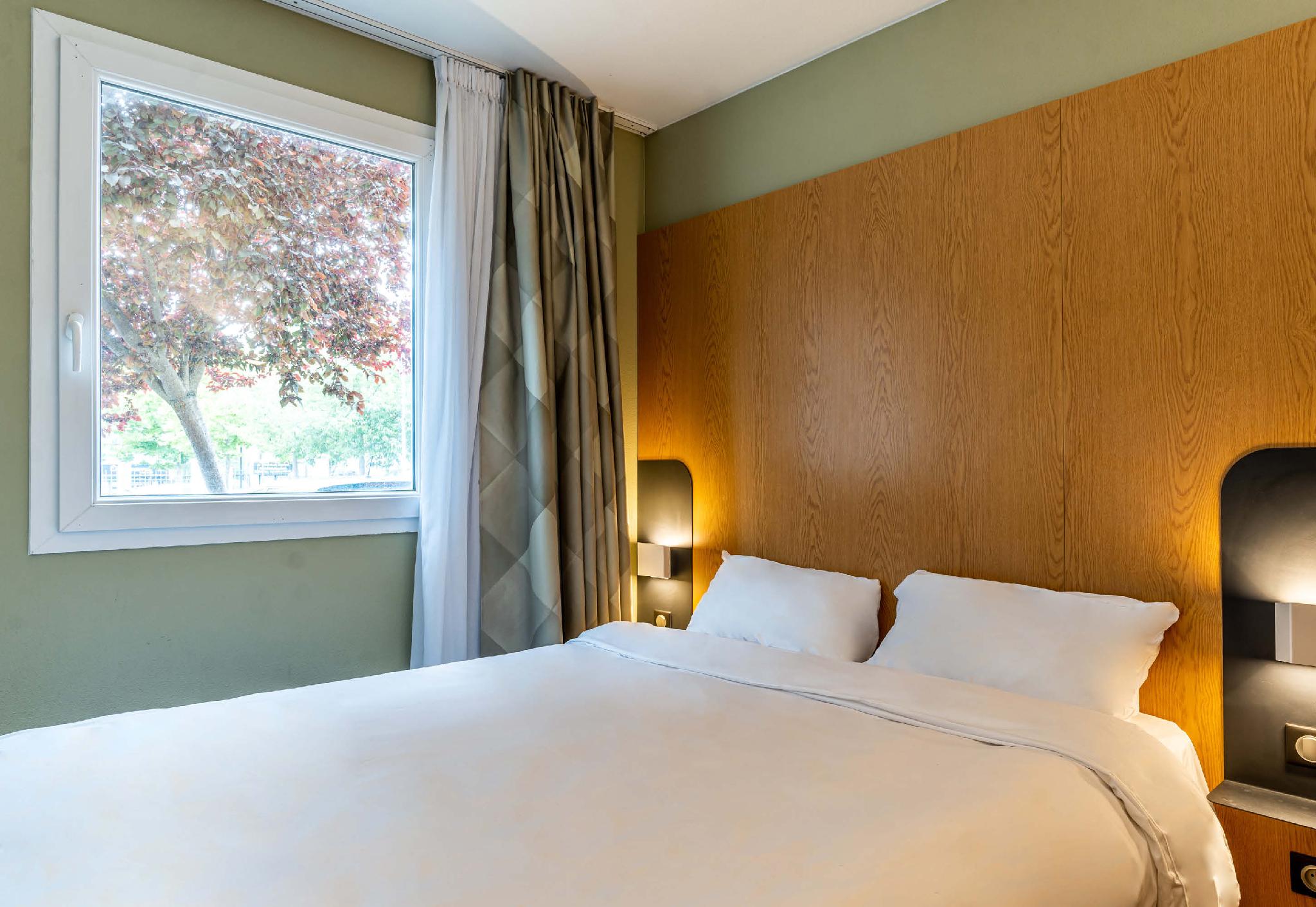STANDARD, DOUBLE BED