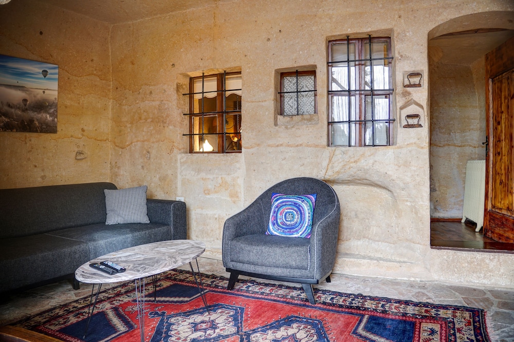 4 Oda Cave Hotel 8/50