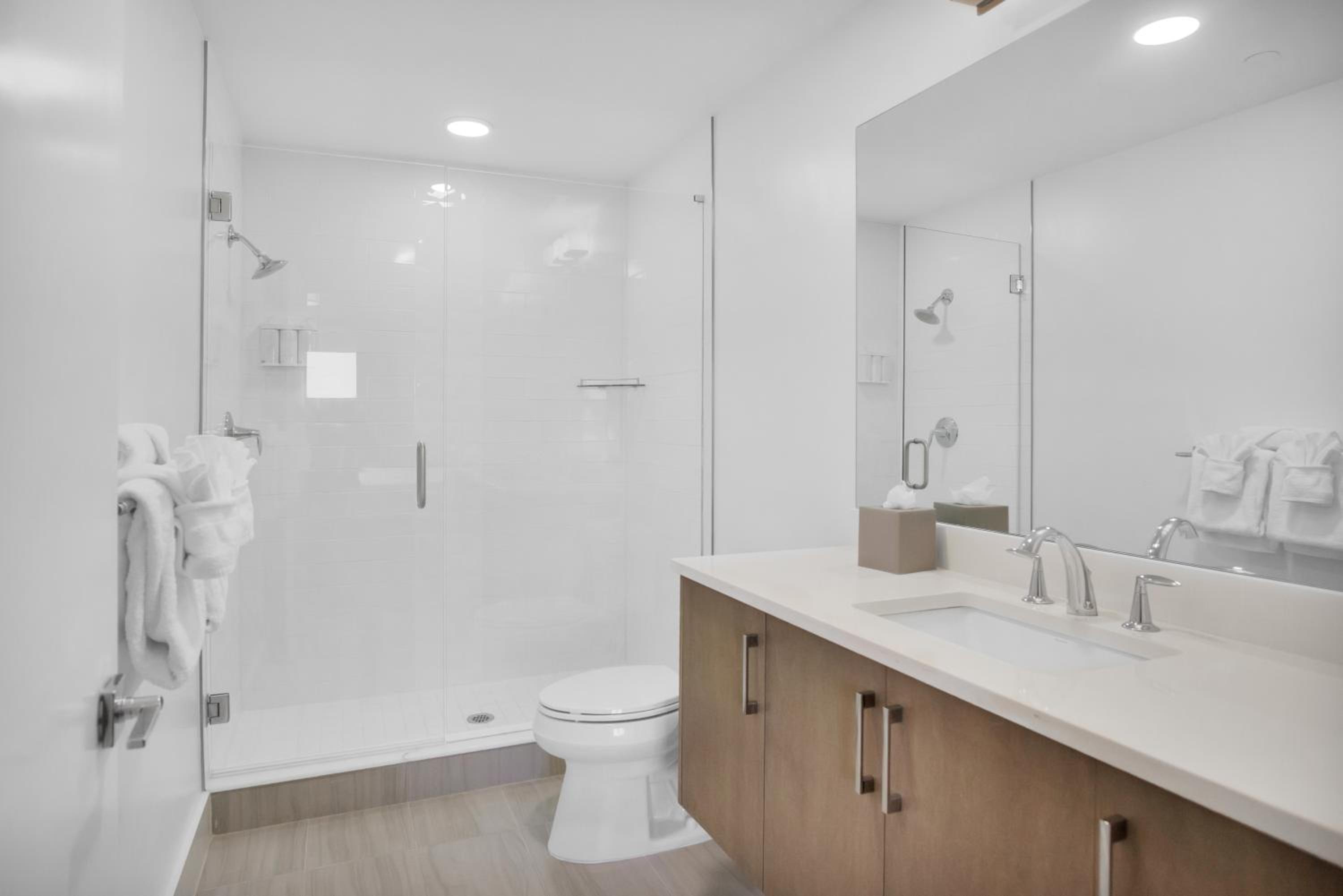 2 Bedrooms, Suite, Bay View، The Avalon Club 7/10