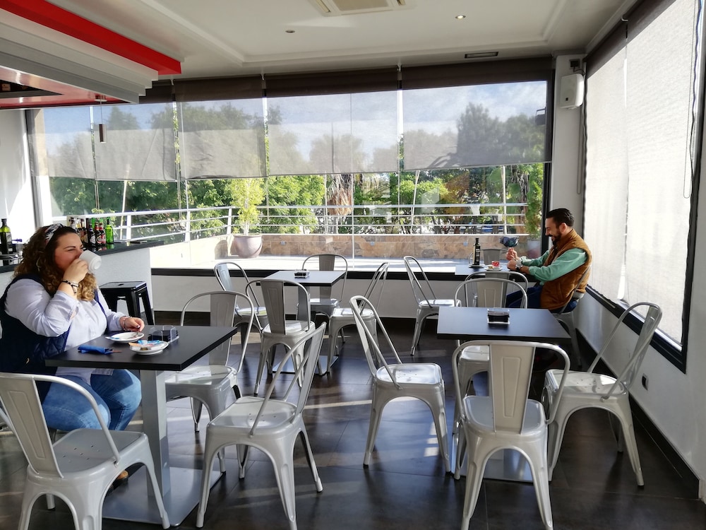 LB Lebrija Hotel & Terrace 55/65