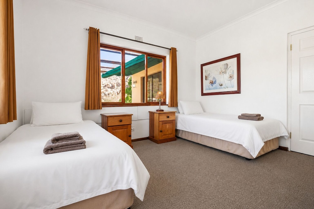 Montagu Springs Resort 7/50