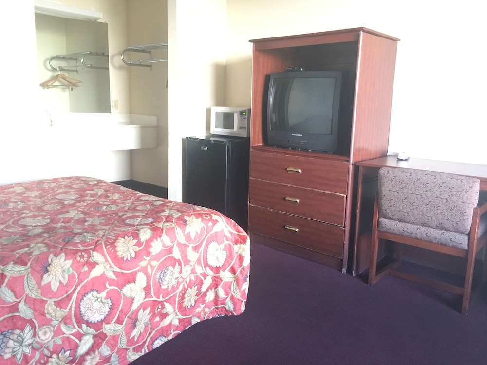 Travelodge by Wyndham Richmond Kentucky 19/35