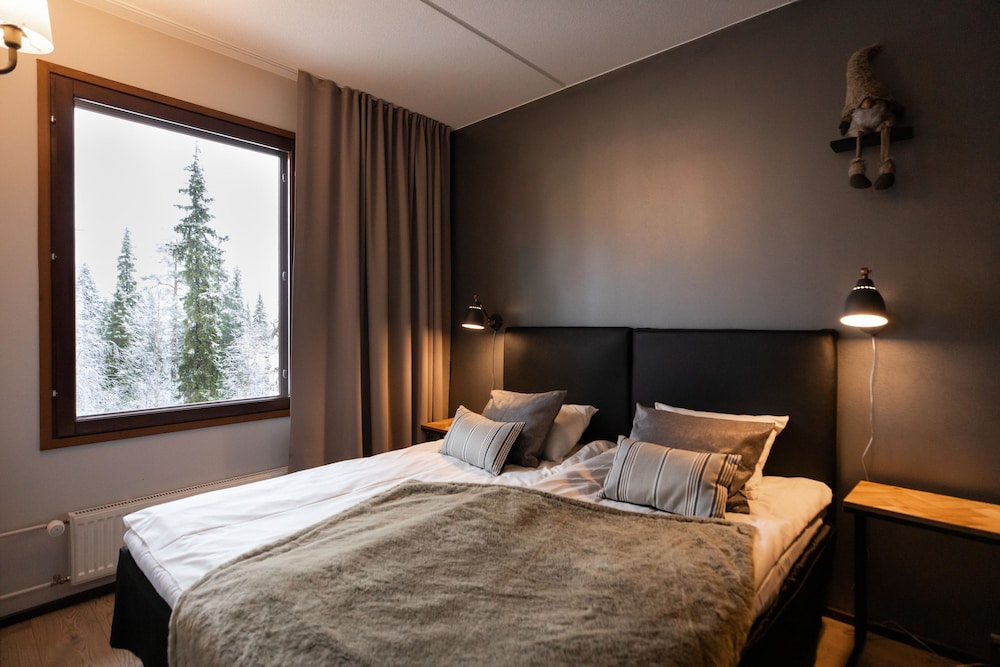 Superior, Queen Bed, Sauna