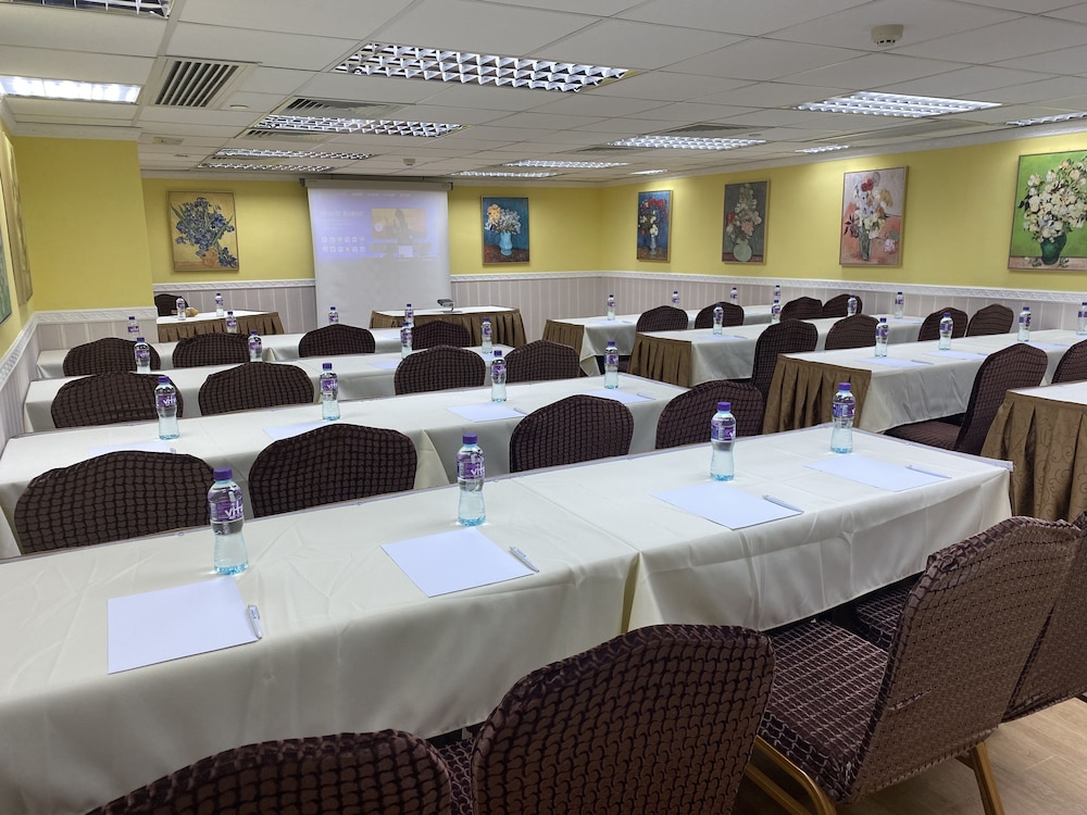 Best Western Plus Hotel Kowloon 34/36