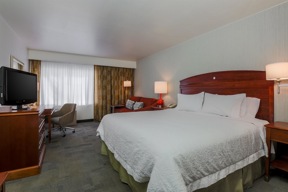Hampton Inn Anchorage 11/33