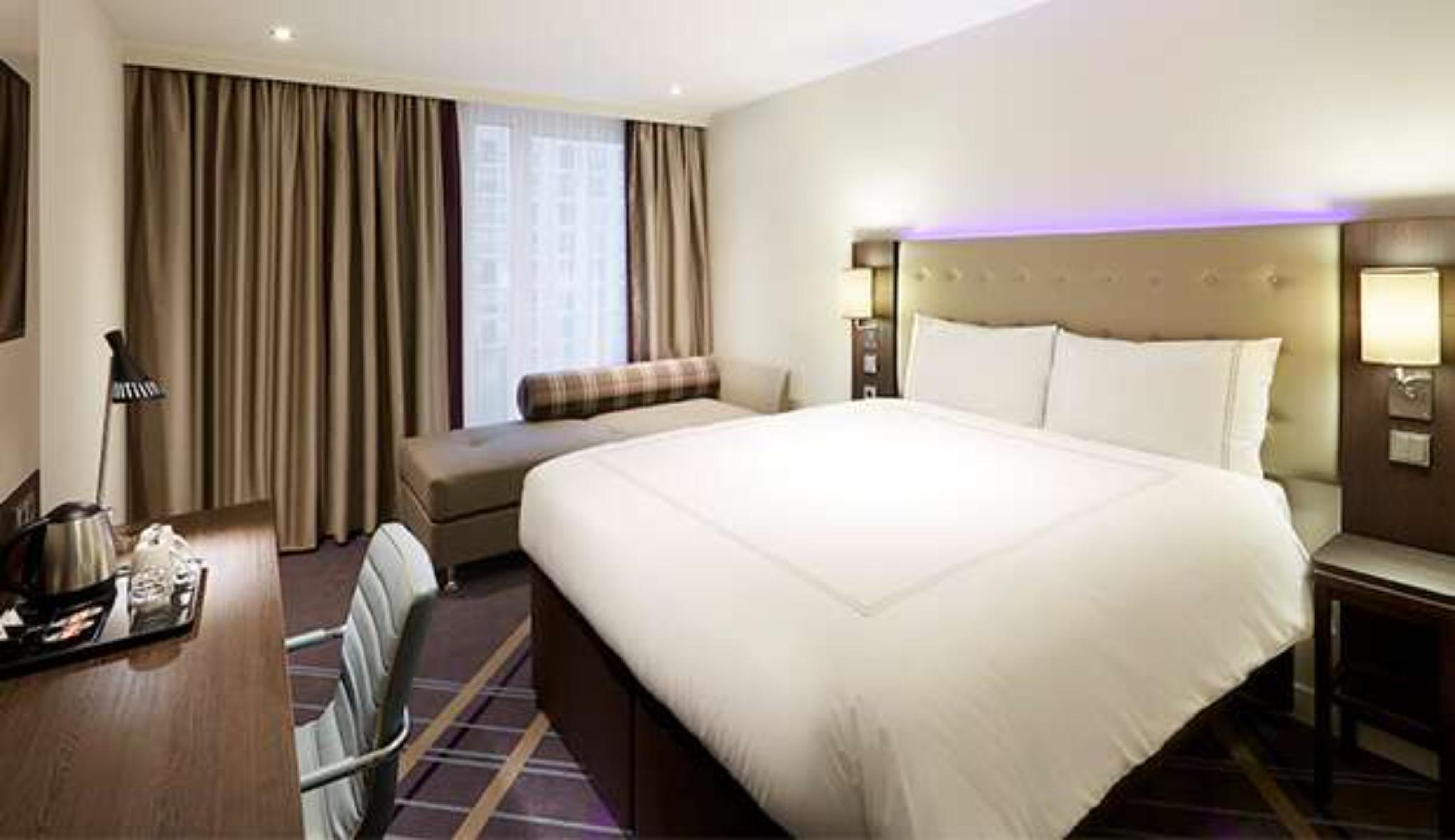 Room, Double Bed