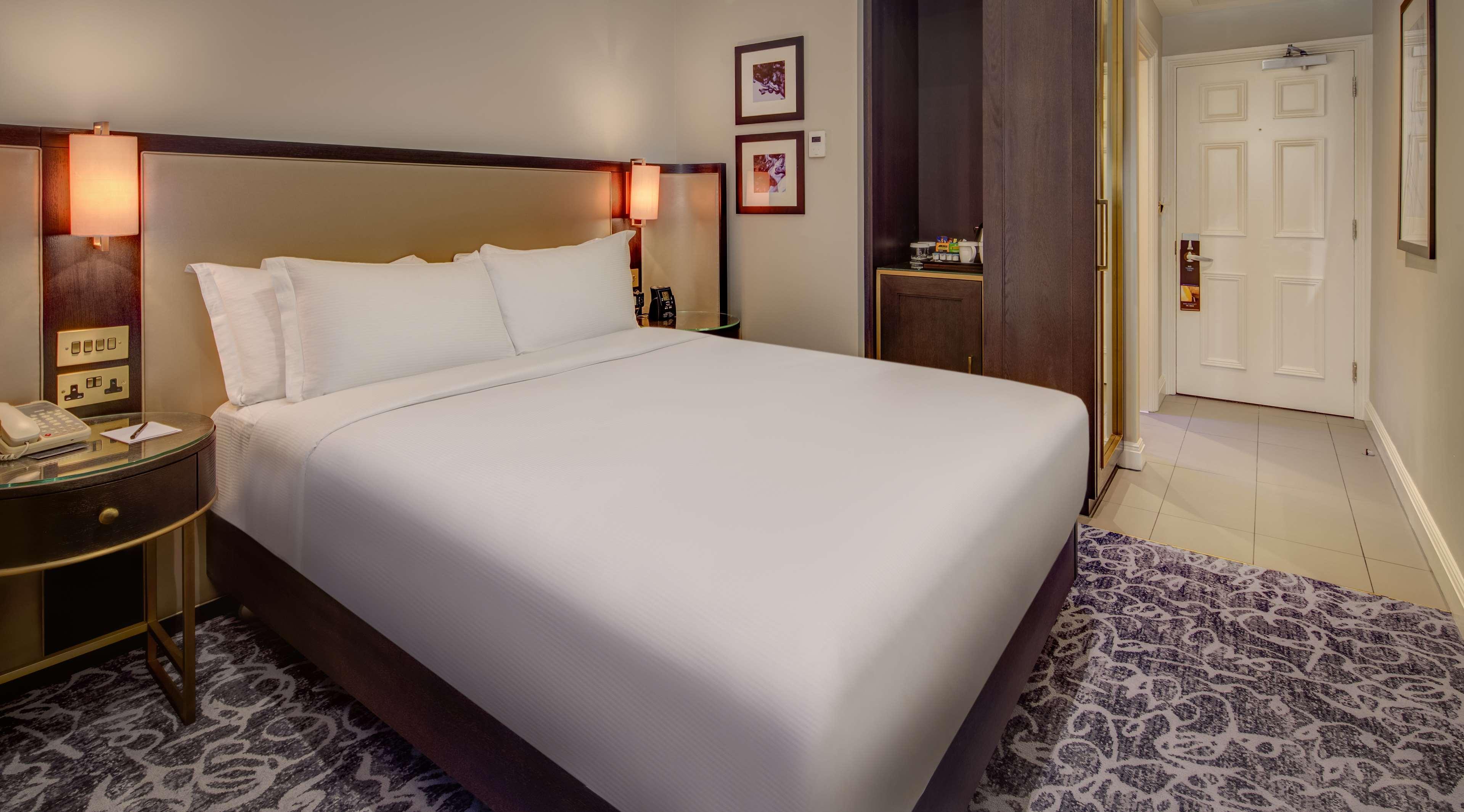 GUEST ROOM, DOUBLE BED