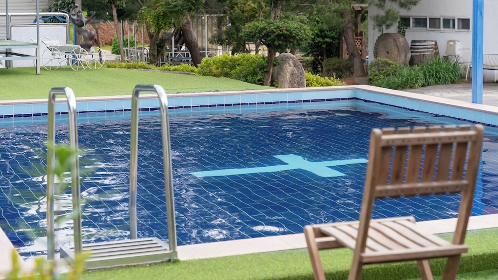 Ga Pyeong Four Season Pension 25/50