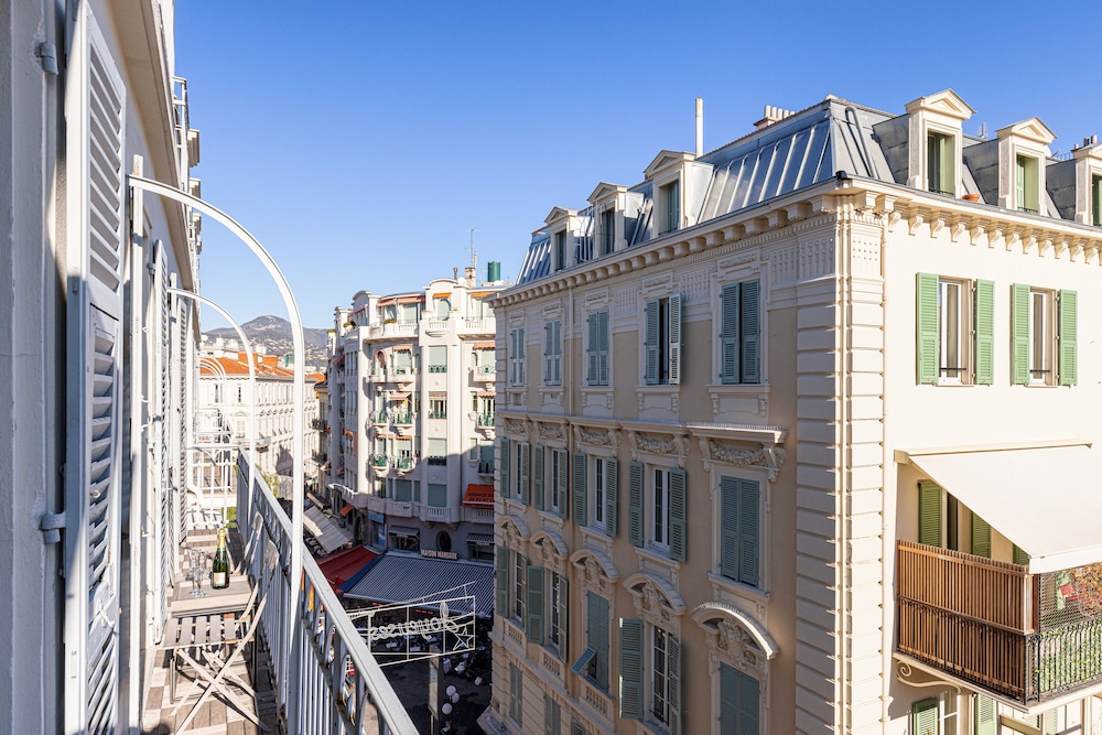 Le Dortoir Multi Storey Luxury Suites 4/50
