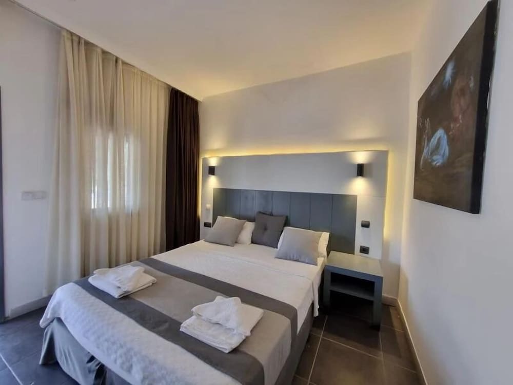 Kalamar Hotel 6/50