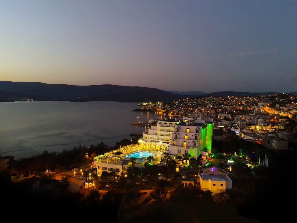 Roseira Beach Resort 34/43