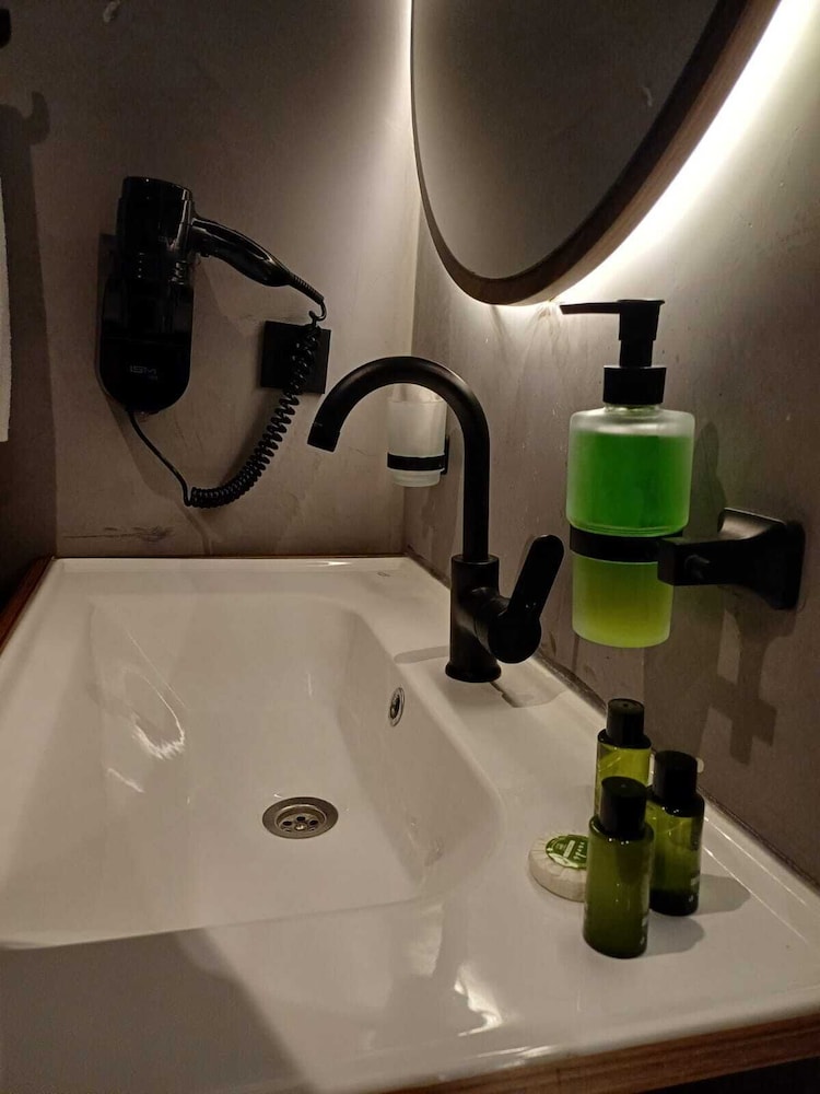 Elia Otel 12/32