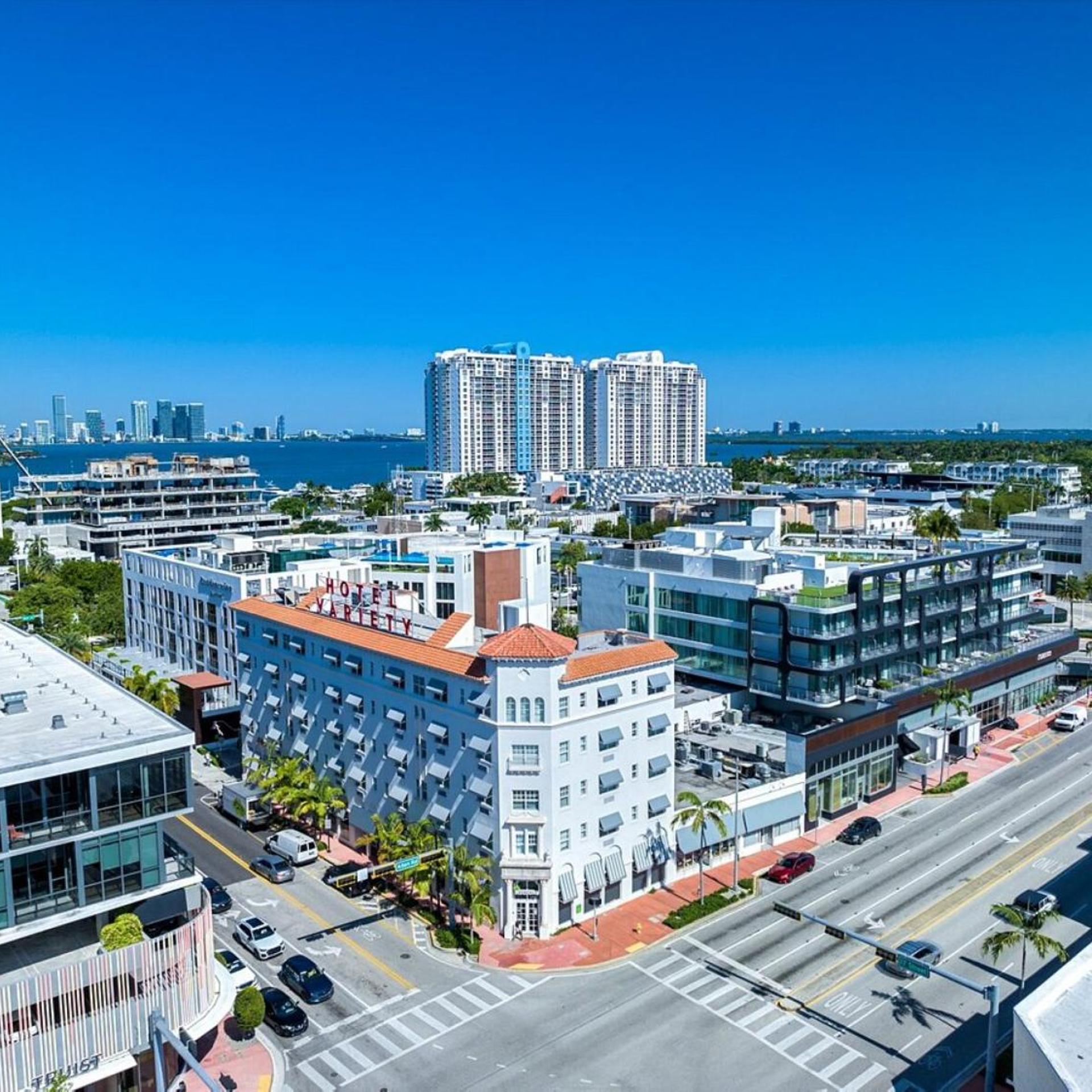 Bluebird Suites at The Apex Miami 5/50