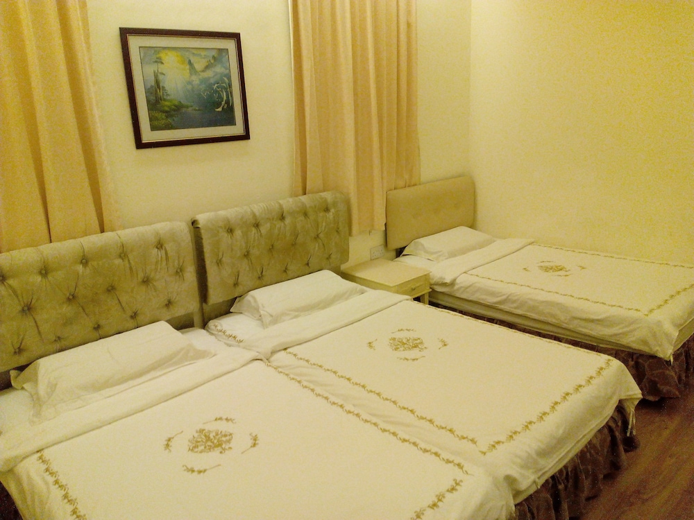 Jayleen 1918 Hotel 19/48