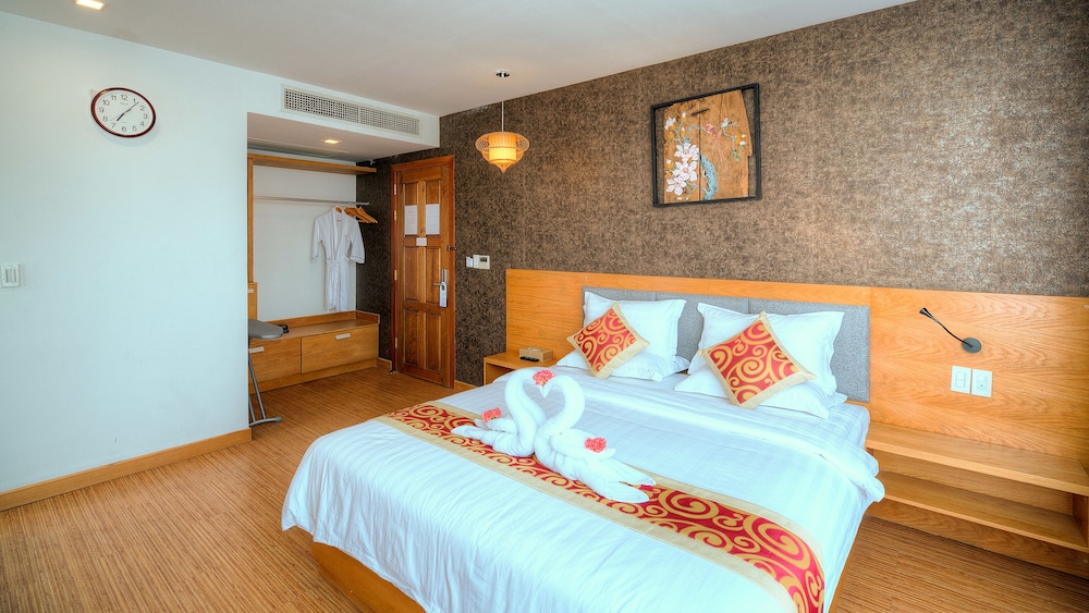 Orussey One Hotel Apartment 11/71