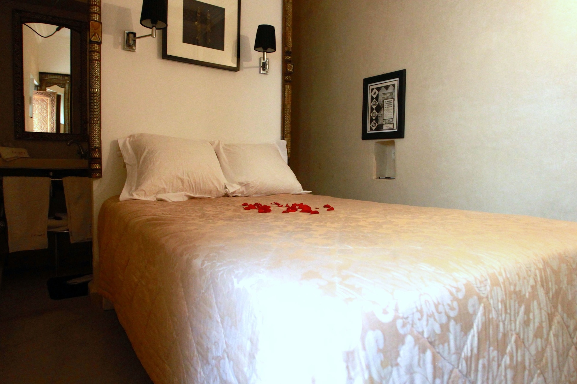 DOUBLE BED