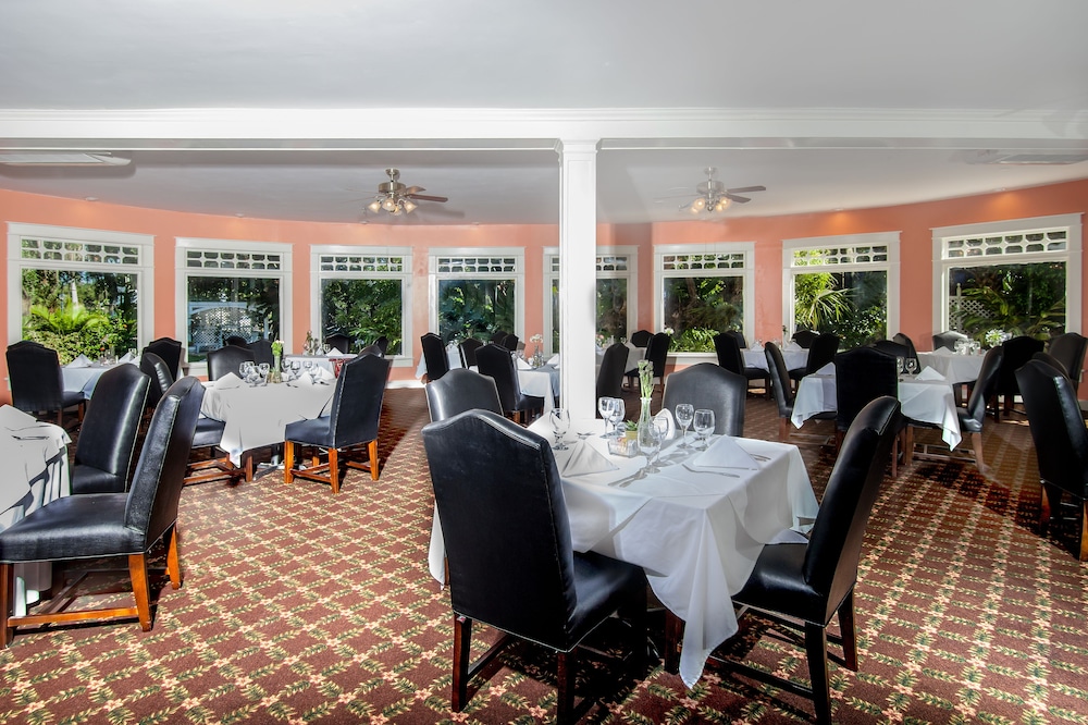 Lakeside Inn 46/67