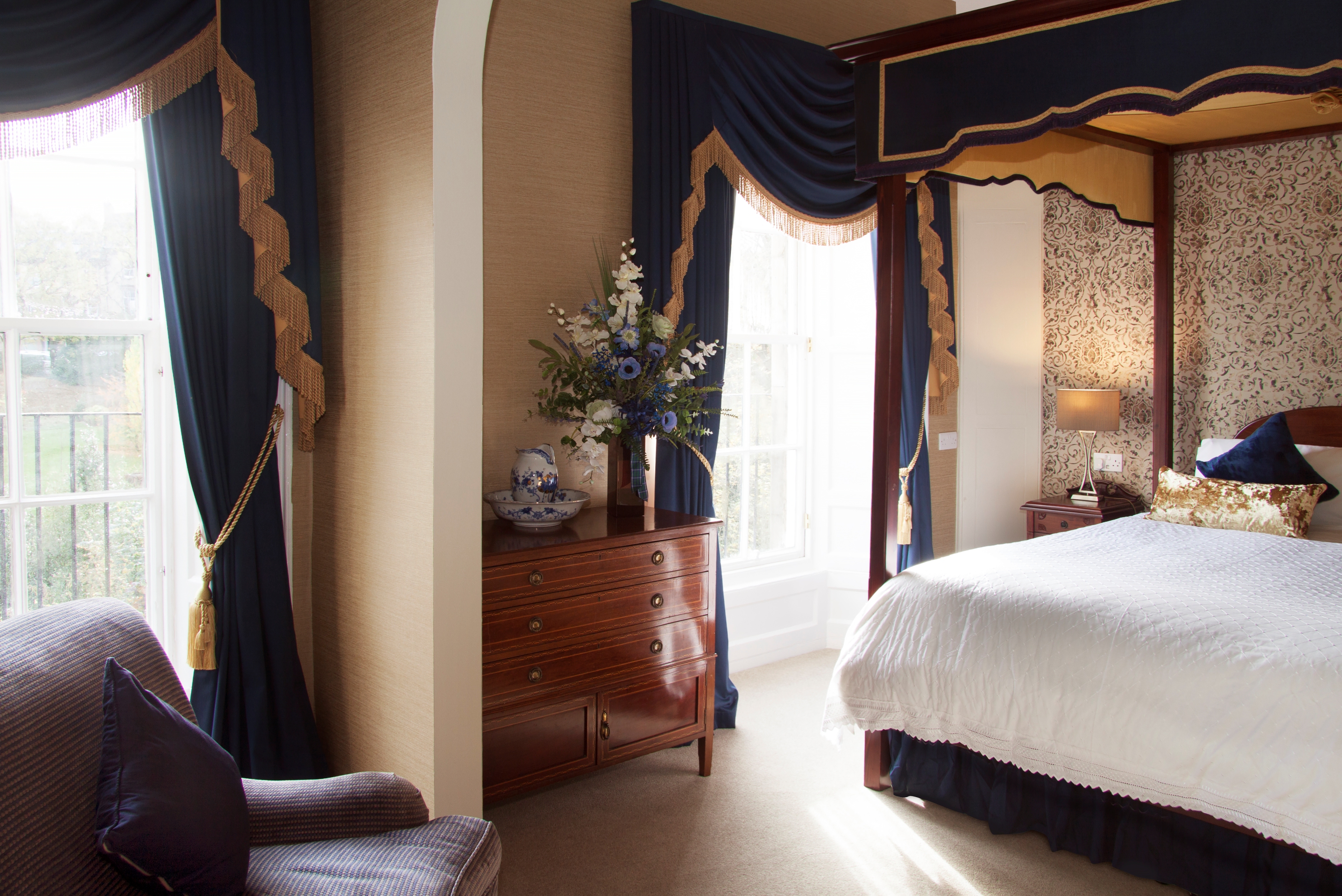 FOUR POSTER, DOUBLE BED
