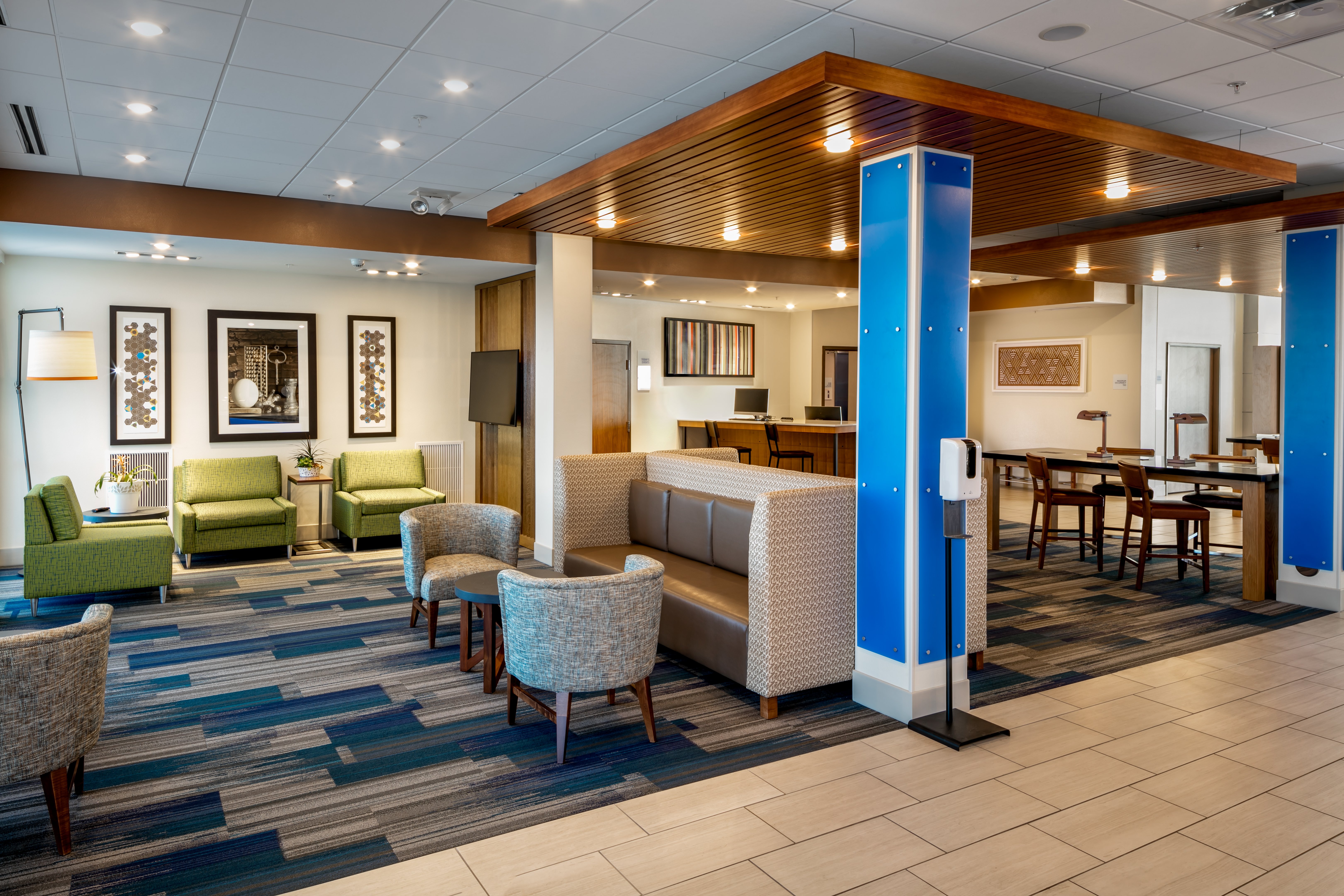 Holiday Inn Express & Suites Bend South 32/45