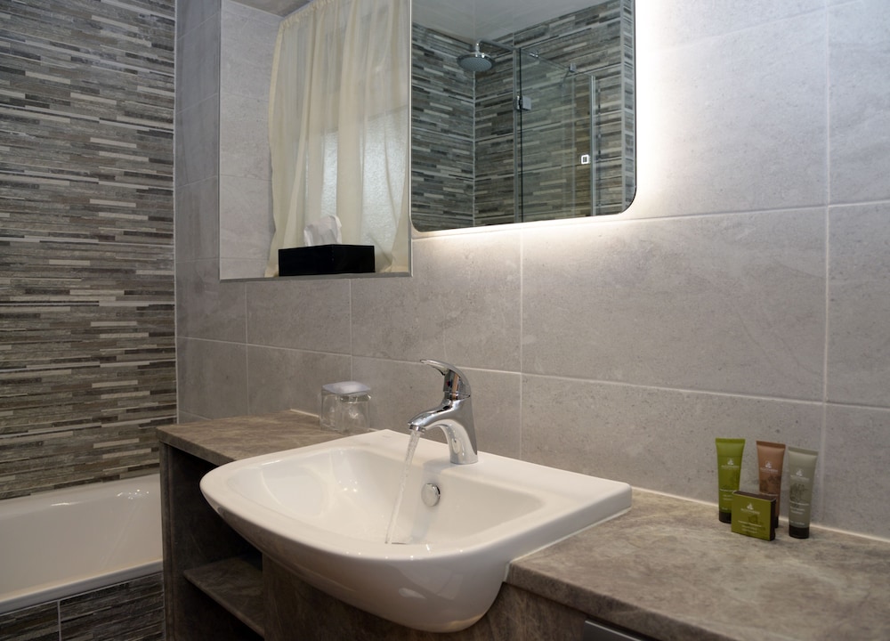 EX. BEST WESTERN WATERLOO HTL LDG 45/50
