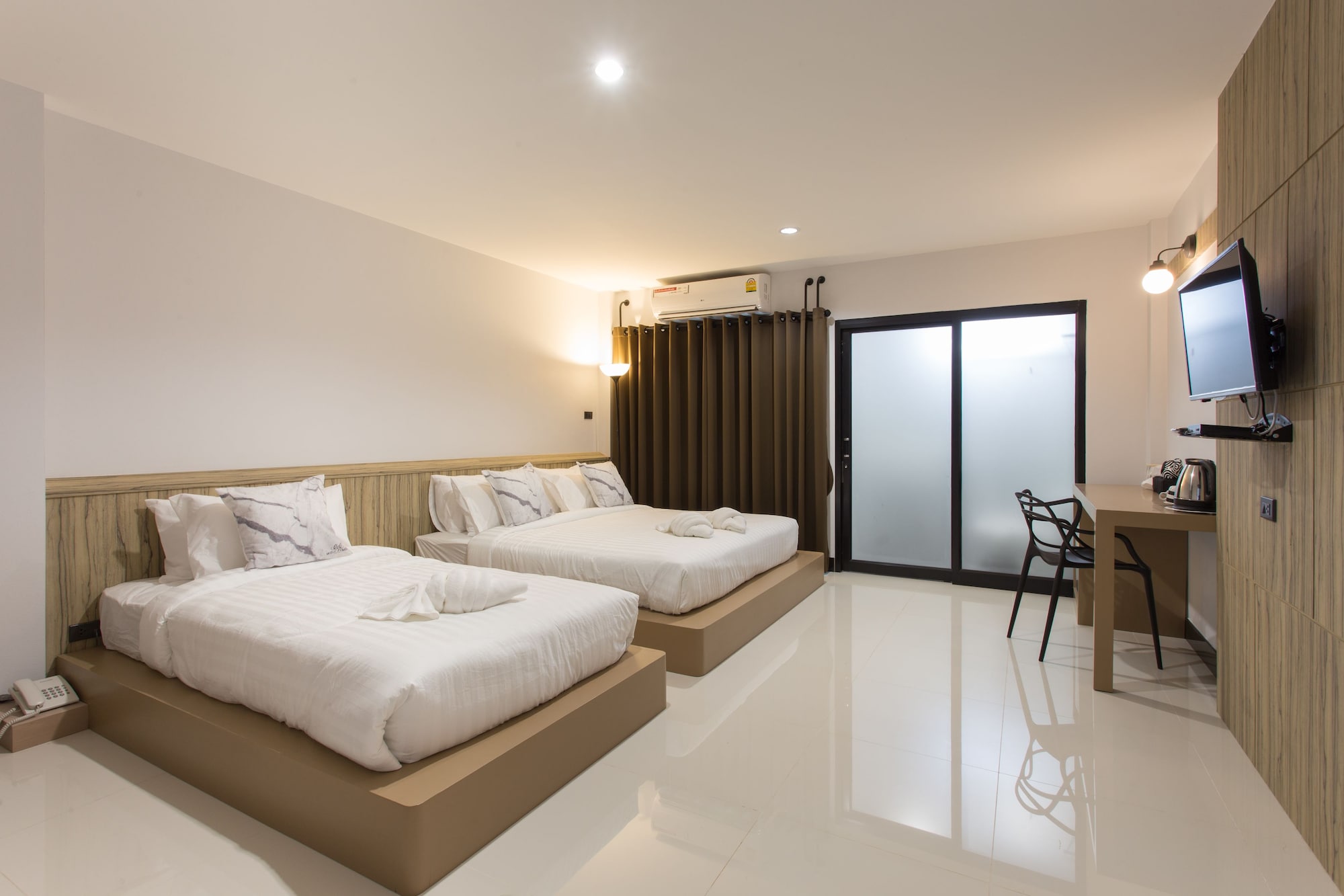ROOM, TRIPLE