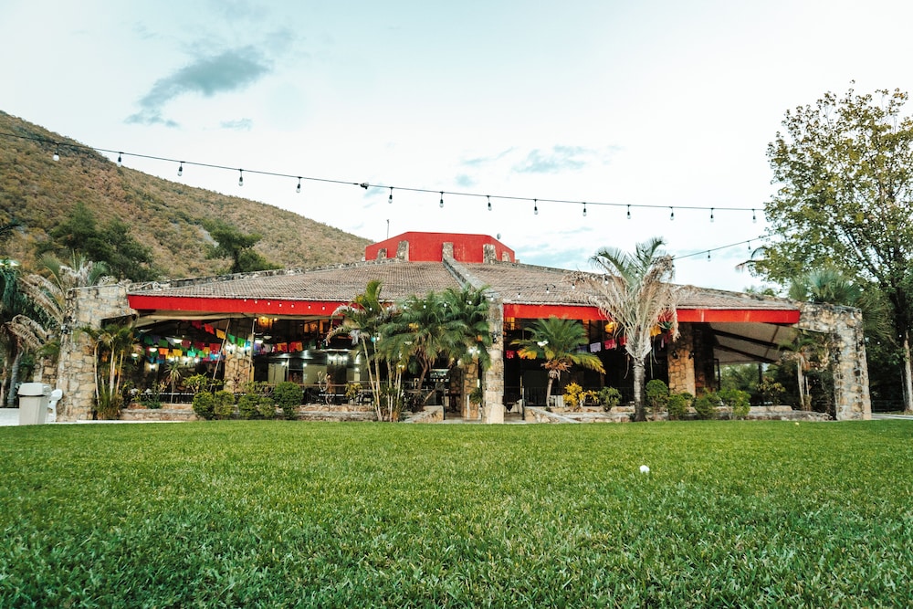 Bahia Escondida Hotel 63/65