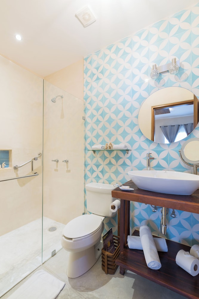 جناح فاخر بسرير كينج مع أريكة، Quinta Margarita Suites 5/7