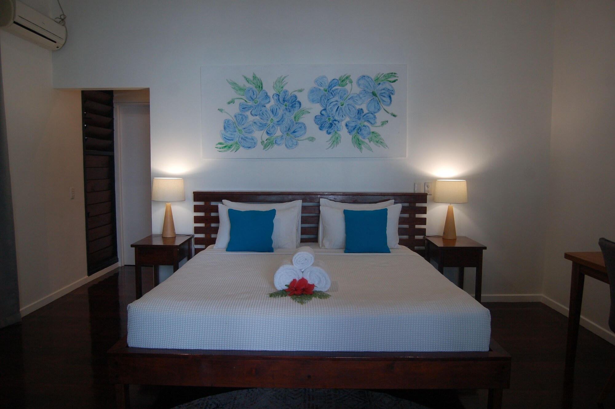 Suite, King Bed, Beach Front