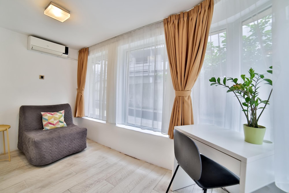 Garni House 46 52/68