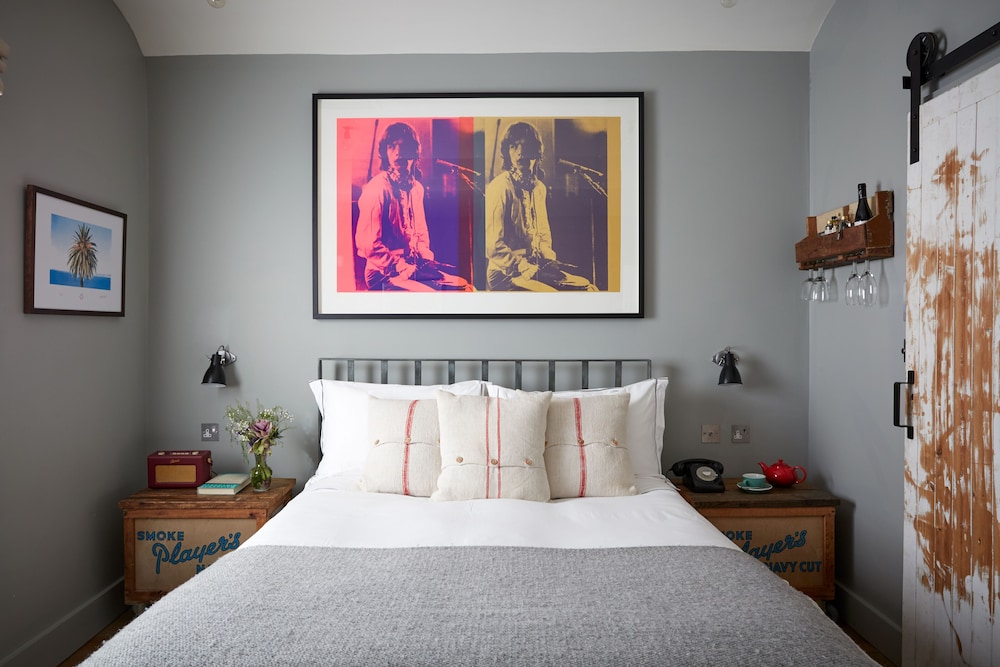 Artist Residence London 19/50