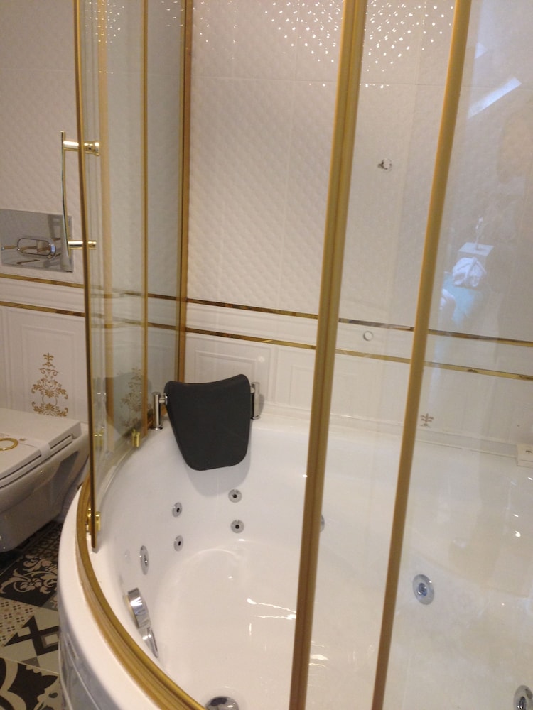 Diamond Royal Hotel 32/41