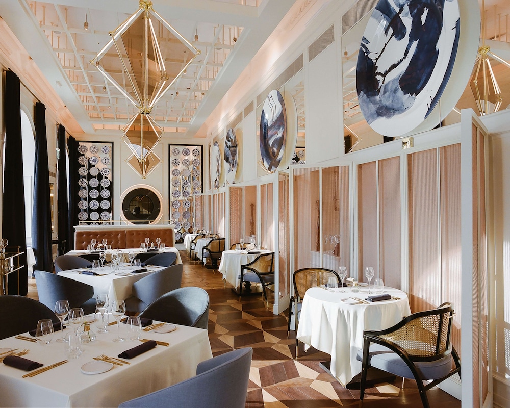 restaurant cafeteria