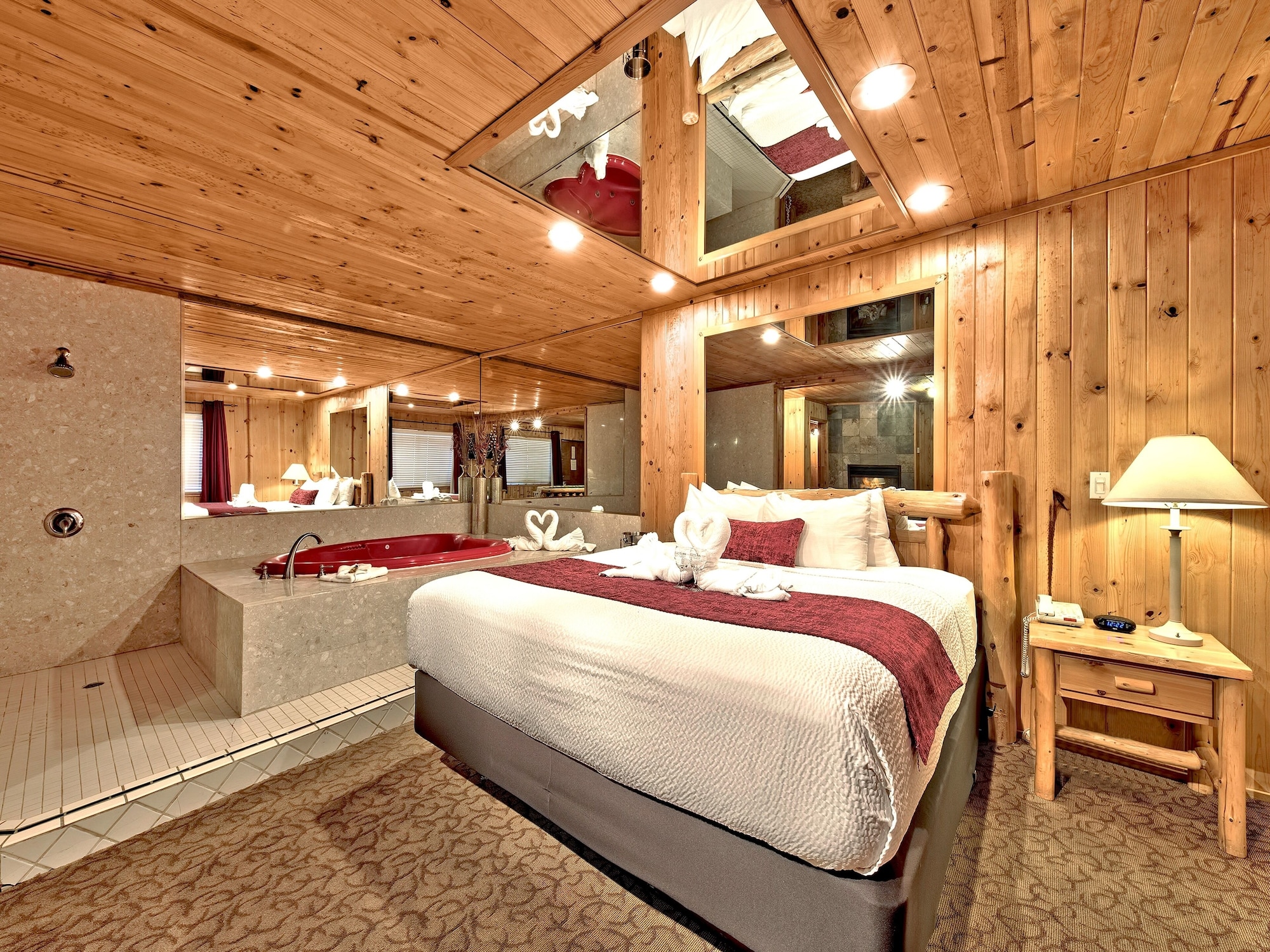 ALPINE, SUITE, KING BED