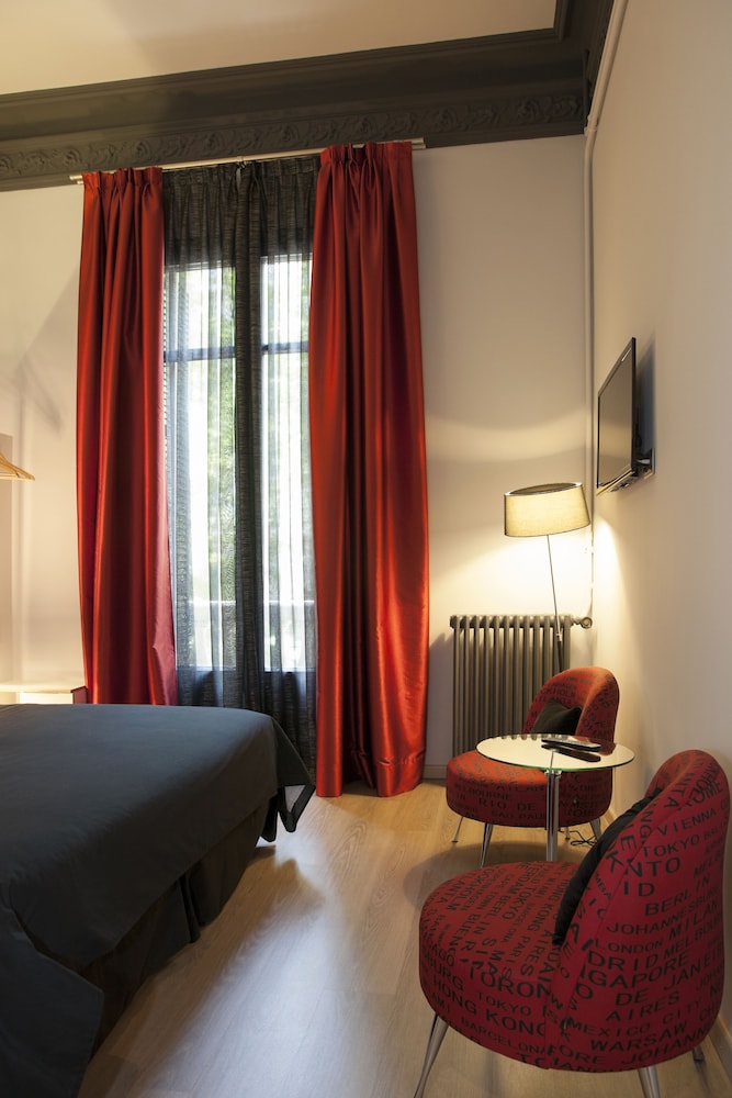 UMMA BARCELONA BED AND BREAKFAST BOUTIQUE 32/40