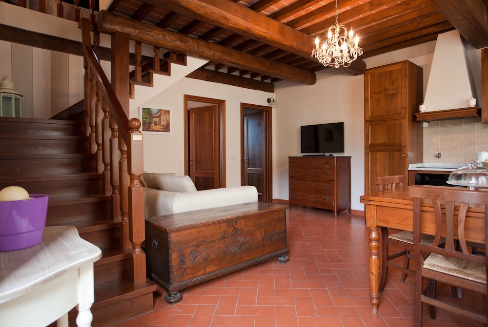 Relais Fattoria Belvedere 23/79