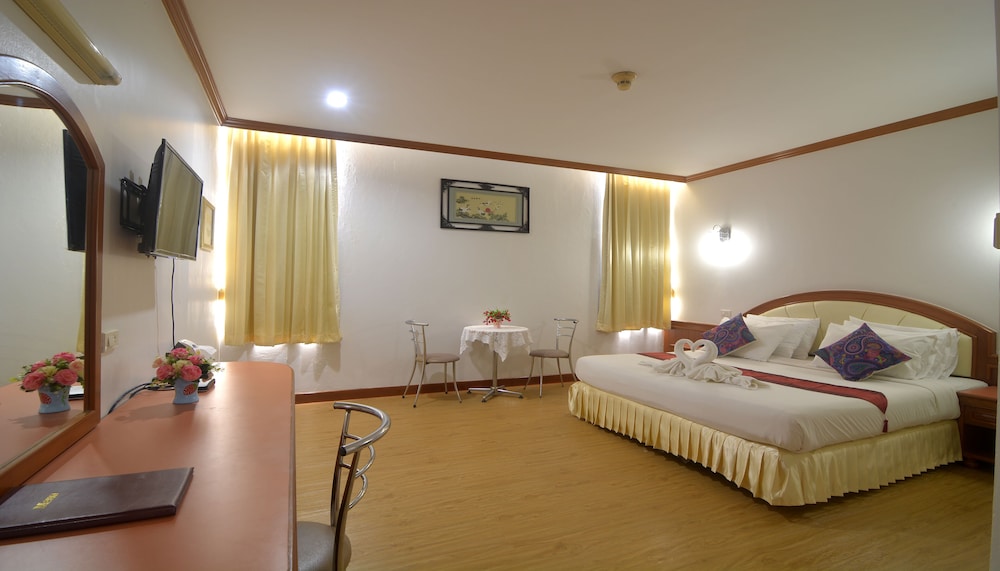 Chumphon Gardens Hotel 14/64