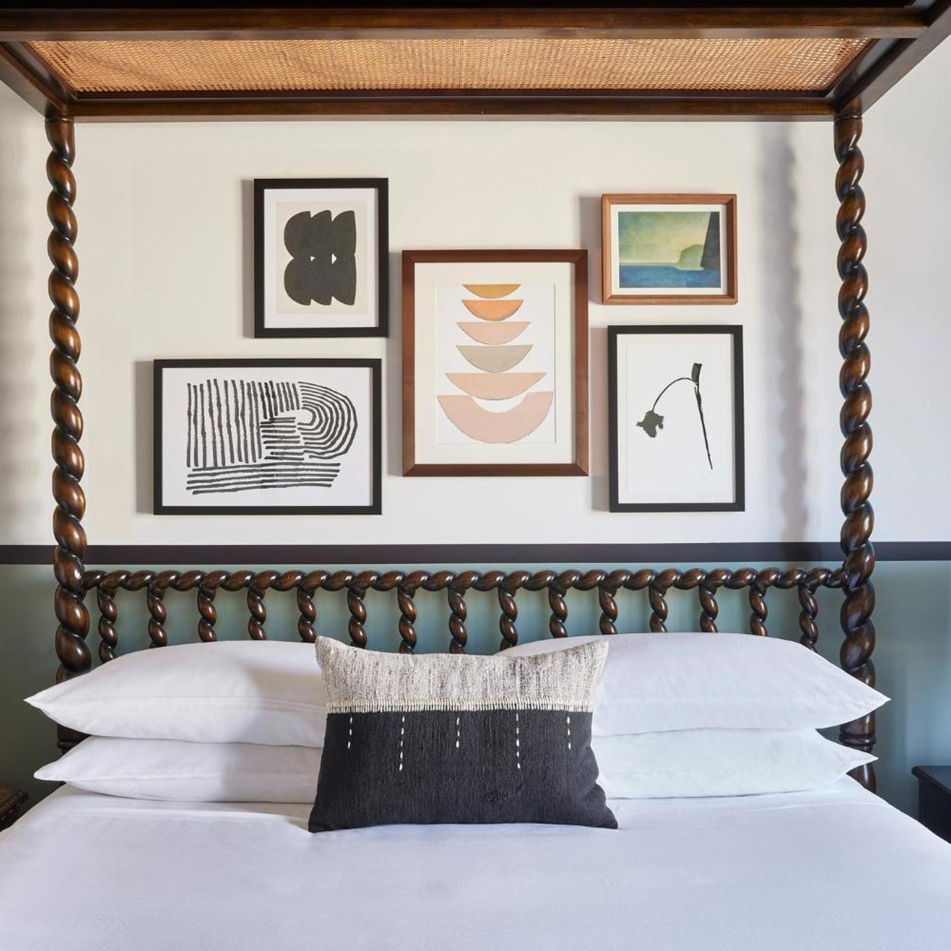 1 Bedroom, Suite, King Bed, French Balcony