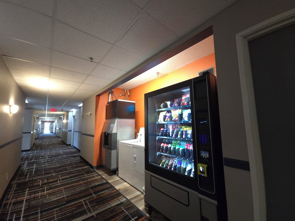 Reston Inn & Suites 46/50