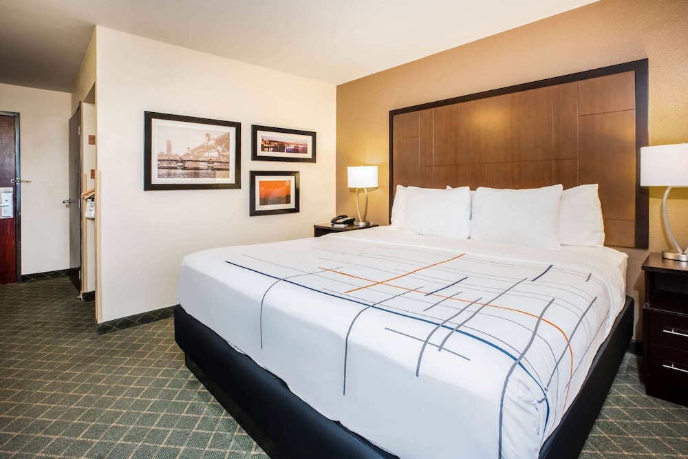 La Quinta Inn & Suites by Wyndham Portland Airport 15/43