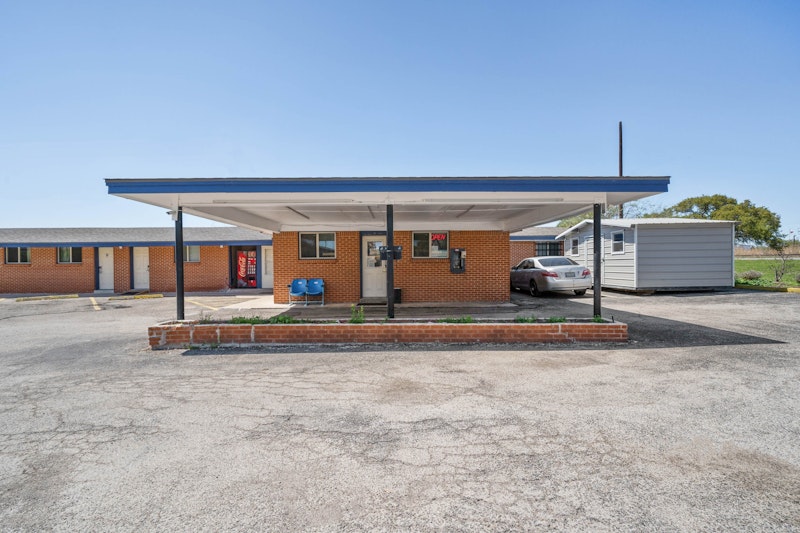 OYO Hotel Luling TX Downtown I-10/US-90 14/14