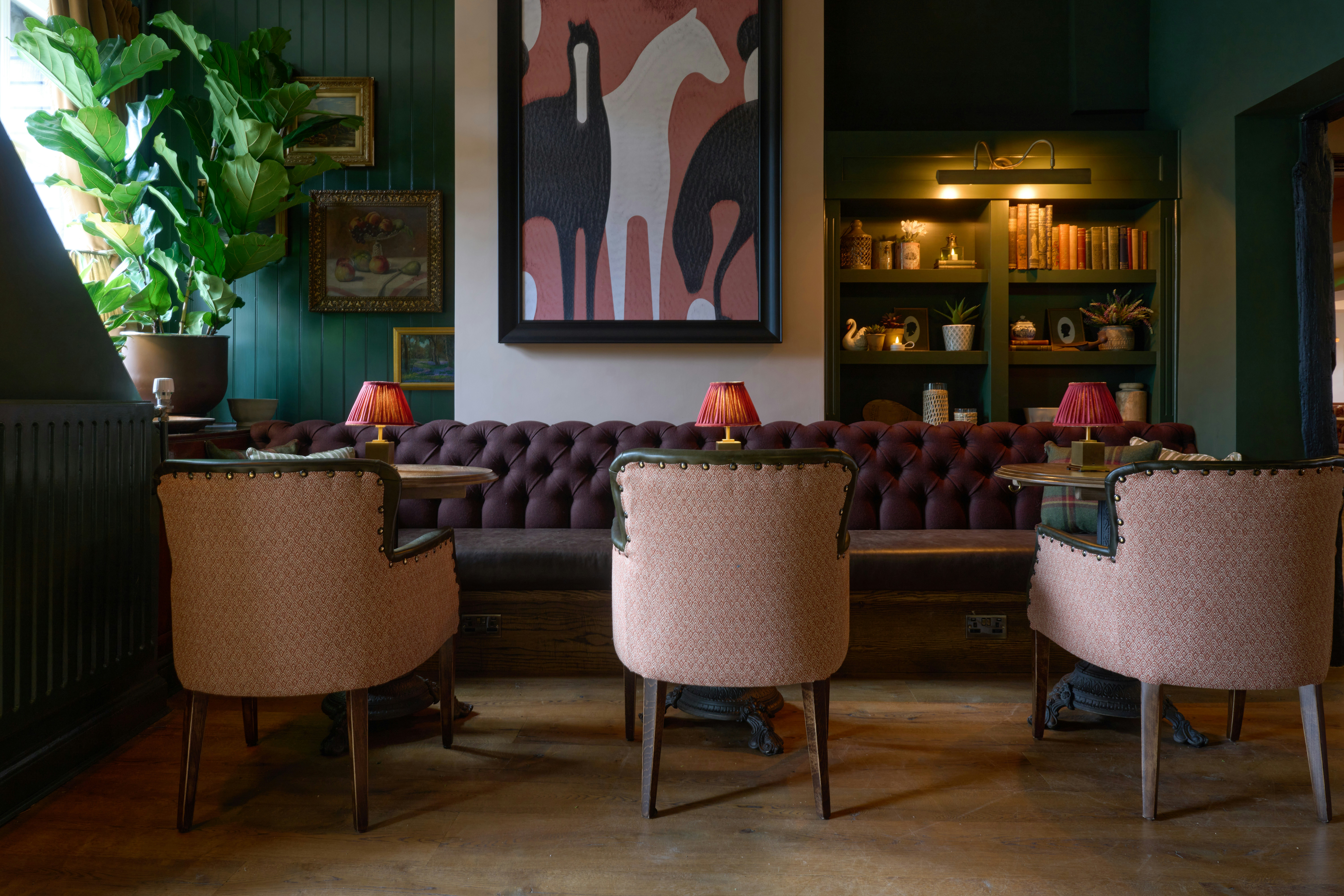 White Horse Hotel 36/46