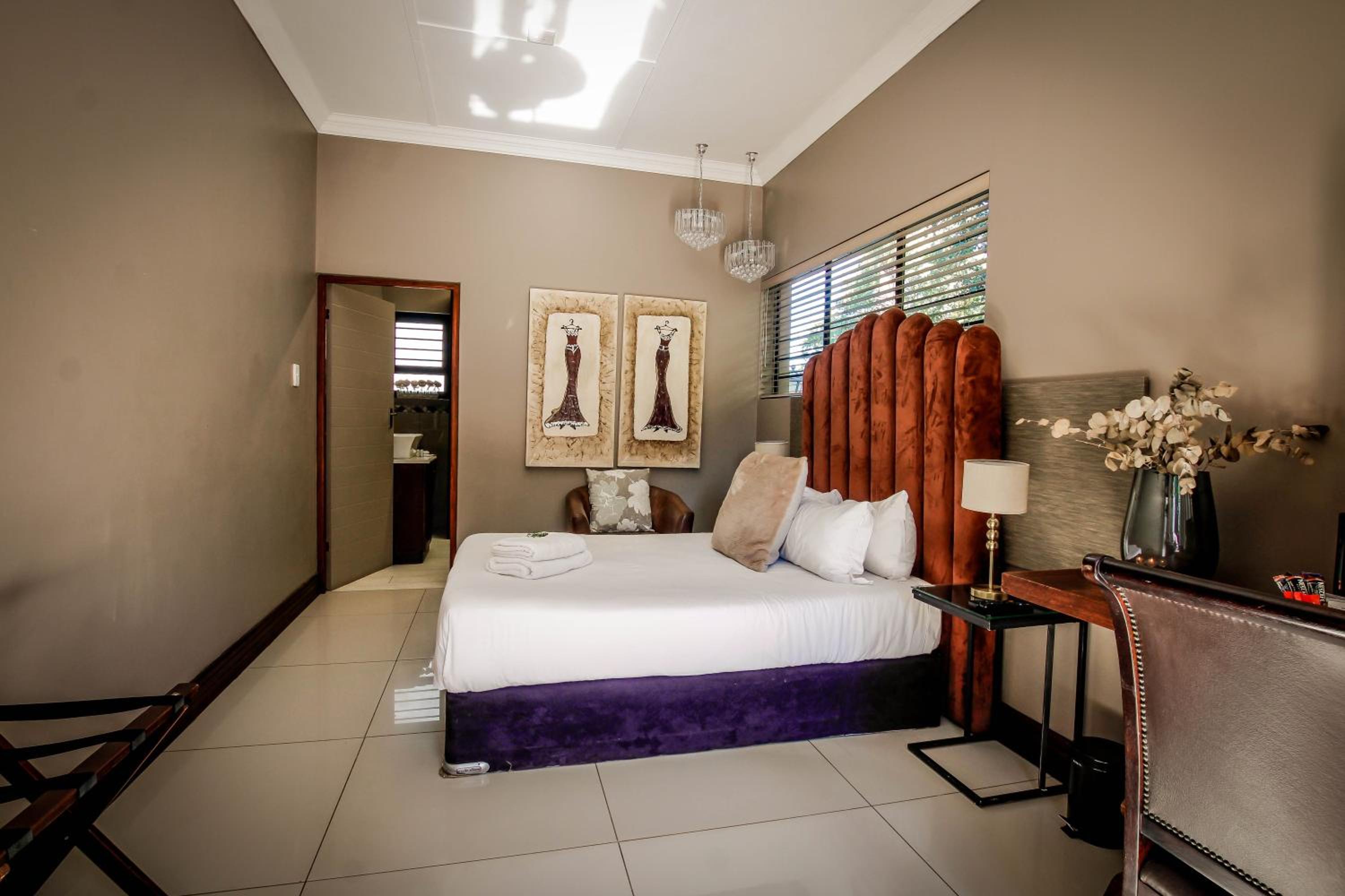 Potch Manor 16/49