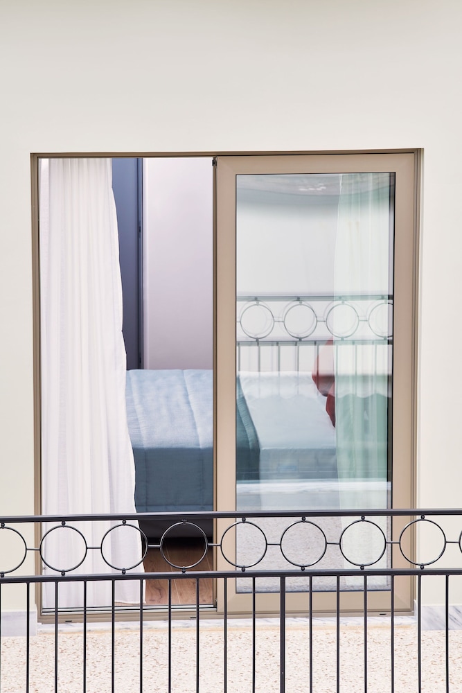 Achilleas Hotel 30/45