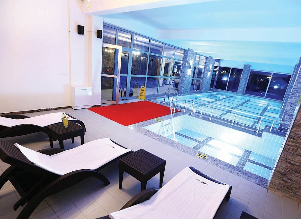 LAVIN OTEL 54/72