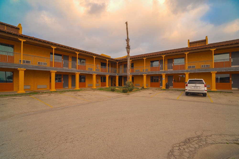 OYO Hotel Kingsville - Hwy 77 in KINGSVILLE - TX