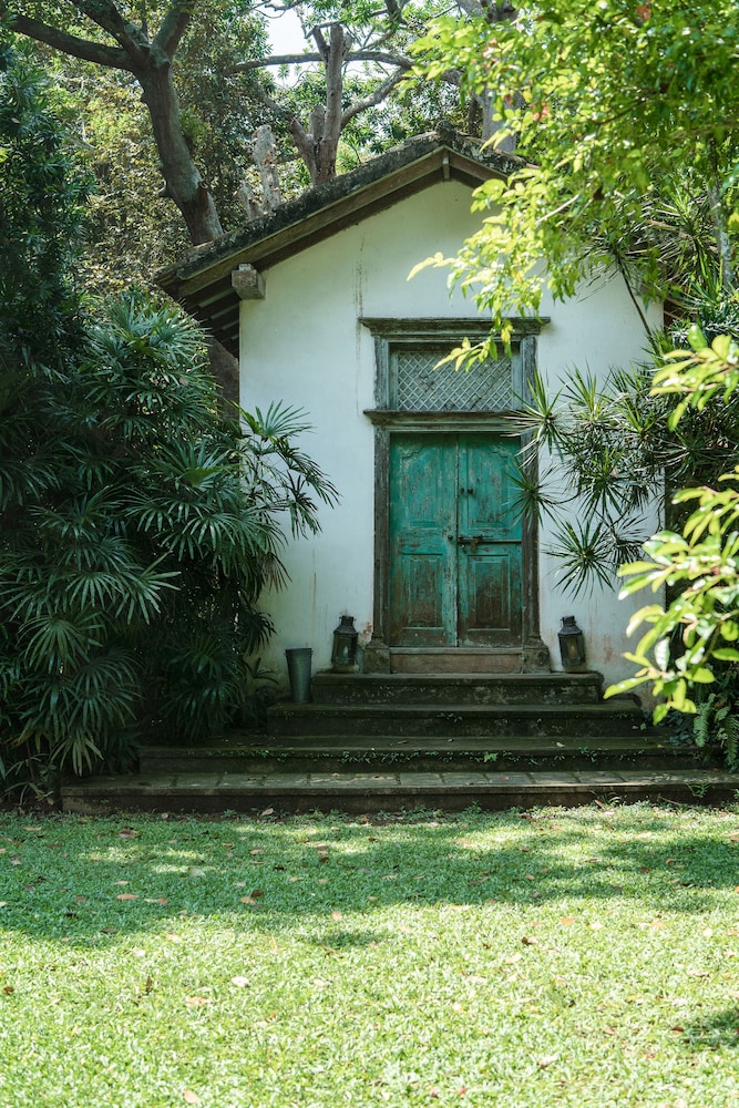 Lunuganga Estate 42/49