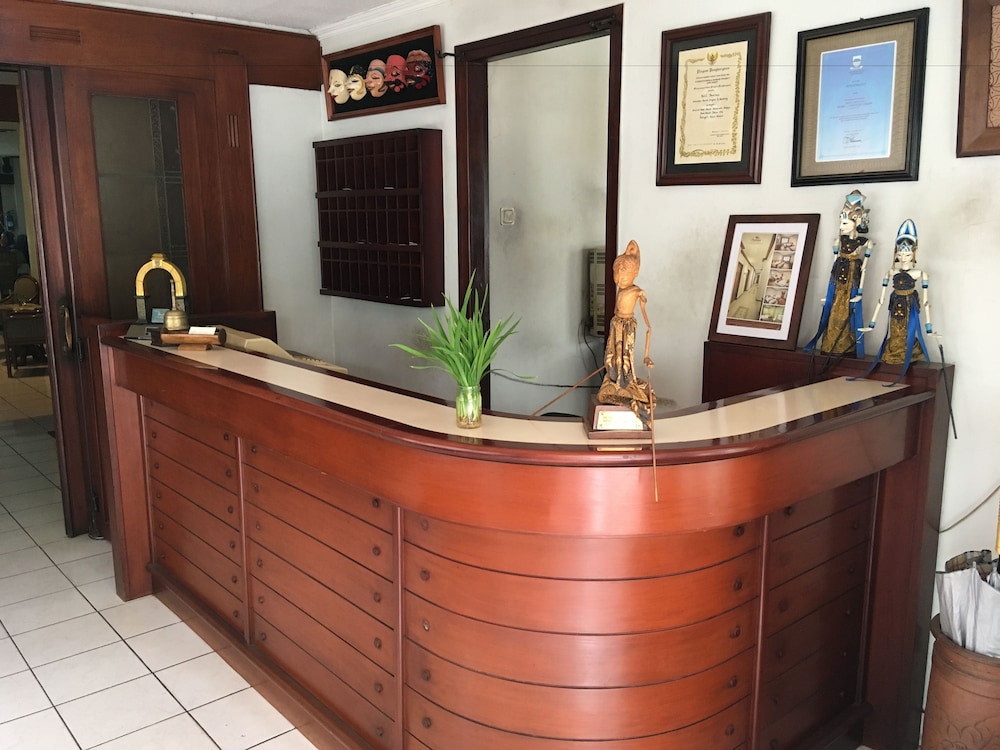 Paniisan Hotel 3/24